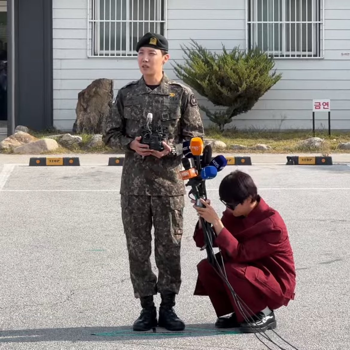 formingukkie's tweet photo. 2SEOK 😭😭😭😭 https://t.co/QnHPxEnDX0
