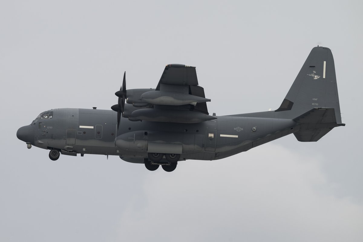 Golf9Photos's tweet photo. Commando II😆
MC-130J 14-5793 1SOS/353SOW
#AvGeek #mc130 #commandoII #guts74 #yokota #aviation #aviationphotography #planespotting https://t.co/97lmm72Guw