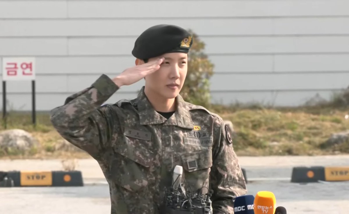 Dh_thv_'s tweet photo. TE EXTRAÑE TANTOO HOBI 😭🥹🫂
J-HOPE IS COMING 
JUNG HOSEOK IS BACK 
WELCOME BACK J-HOPE  
#OurPieceOfPeacelsHere 
#HOBI_HOMECOMING https://t.co/SbDulyzYoC