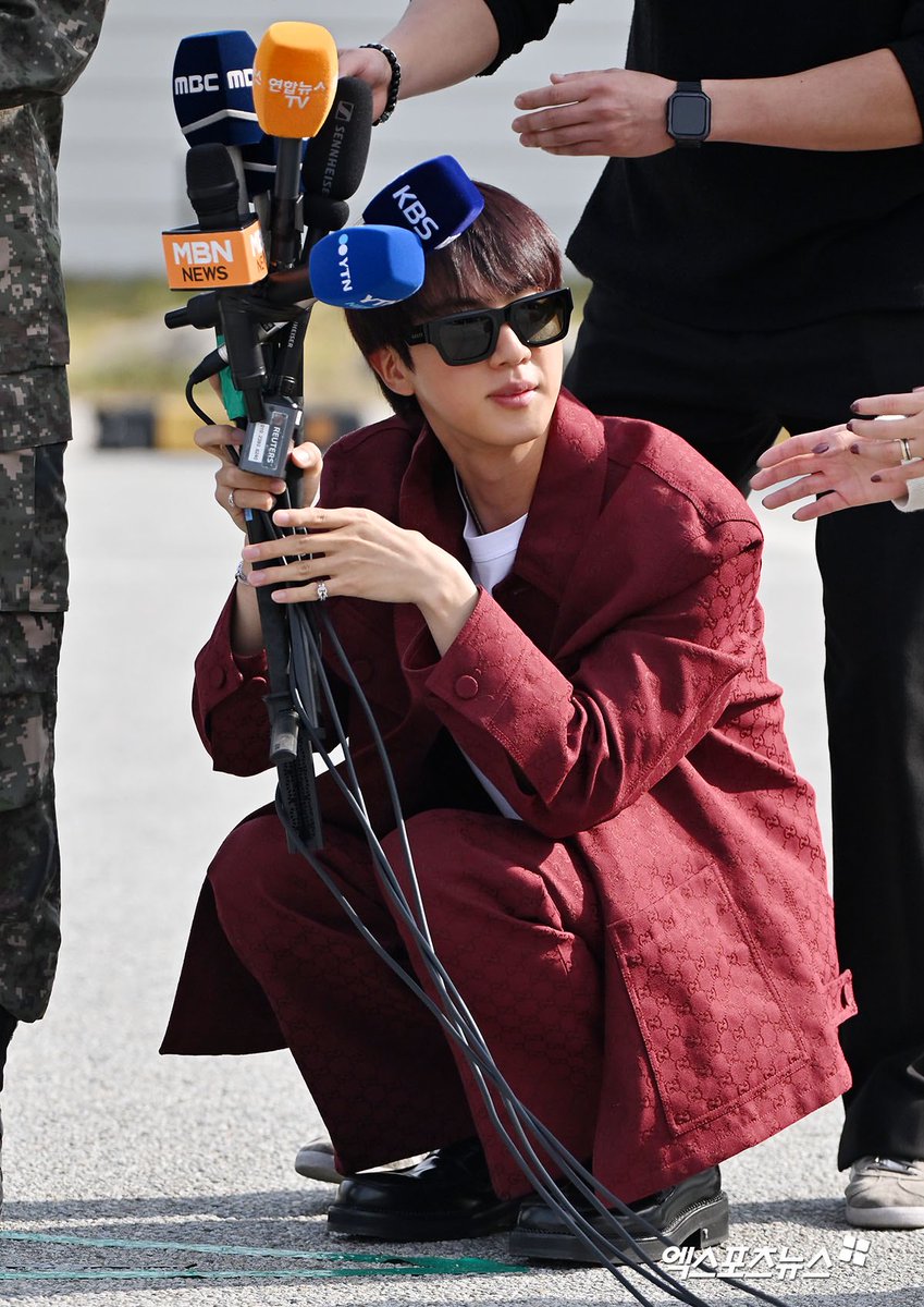 JIN IN GUCCI