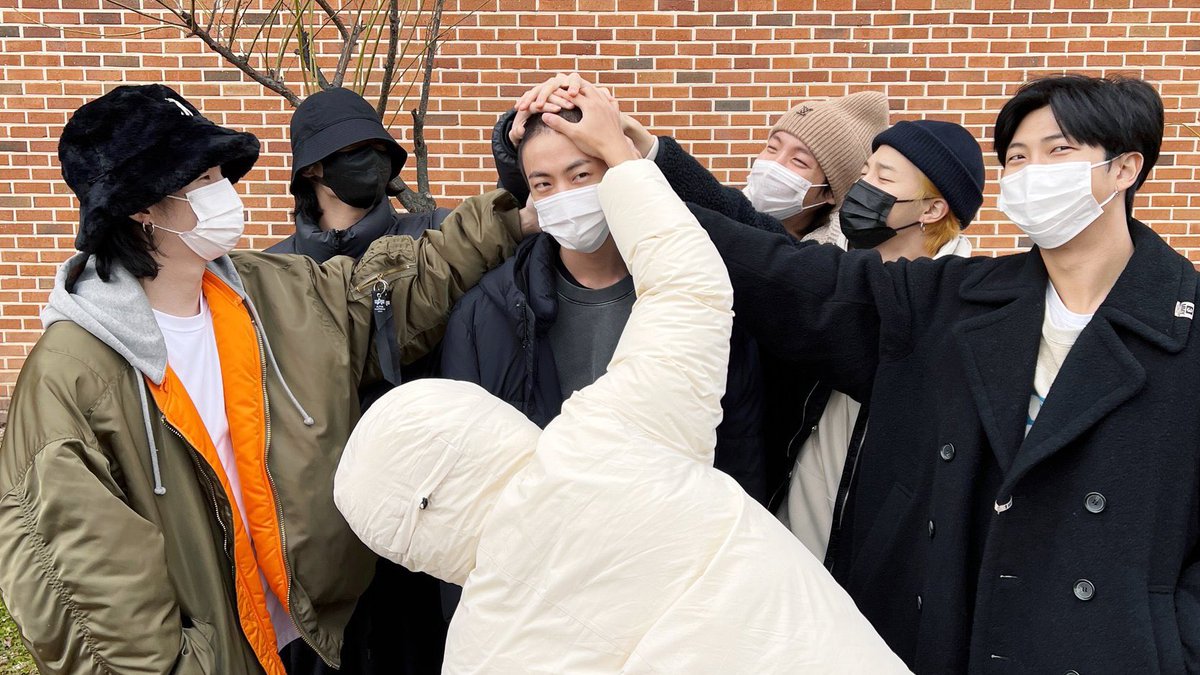 librafolders's tweet image. 2/7 💜