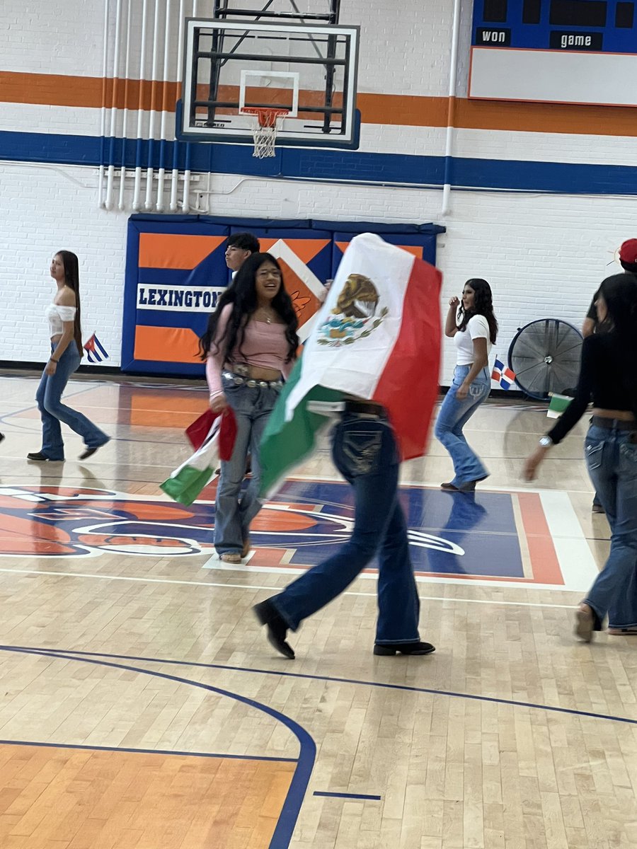 TracyBeverly7's tweet photo. Hispanic Heritage Month in the Hive. #LSHS, #WinTheDay @NCCUSOE, @NCCU, @NCCU_MSA,@DMcLaughlin400 https://t.co/WNC6aOP5sS