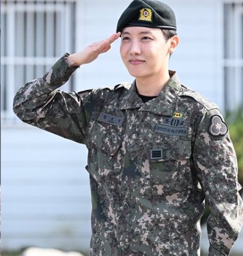 itsbtszone's tweet photo. rt &amp; reply for our sunshine ☀️ 

WE’RE PROUD OF YOU HOBI
JUNG HOSEOK IS BACK 
WELCOME BACK J-HOPE
#OurPieceOfPeacelsHere
#HOBI_HOMECOMING https://t.co/II372piB0t