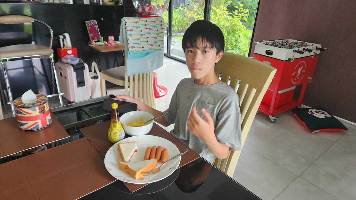 MJBank's tweet photo. 05:00 เช็คไข้ #พชริตา
05:30 บอดี้เวท+ดูข่าว
06:30 อัดผักผง+อกไก่ปั่น
07:00 แช่น้ำแข็ง
07:30 ทำอาหารเช้าให้ #พชฏ
#FamilyFirst #MyPriority
#MyReasons #MyLunar
#PatPachata #MyLuck
#RitaPacharita #MyLuna
#WeGoAgain #NeverGiveUp
From #FitFirmFather to
#FitFirmFathers
From 70 to 72 kg.
Fat 12% to 11%
นกที่ตื่นเช้า จักได้หนอนก่อน
หนอนที่ตื่นเช้า จักได้ตายก่อน
เลือกเอา ว่าคุณจักเป็นผู้ล่า หรือผู้ถูกล่า
.
.
.
.
.
.
.
.
คืนนี้ไปไหน กรุณาทัก พร้อมมาก