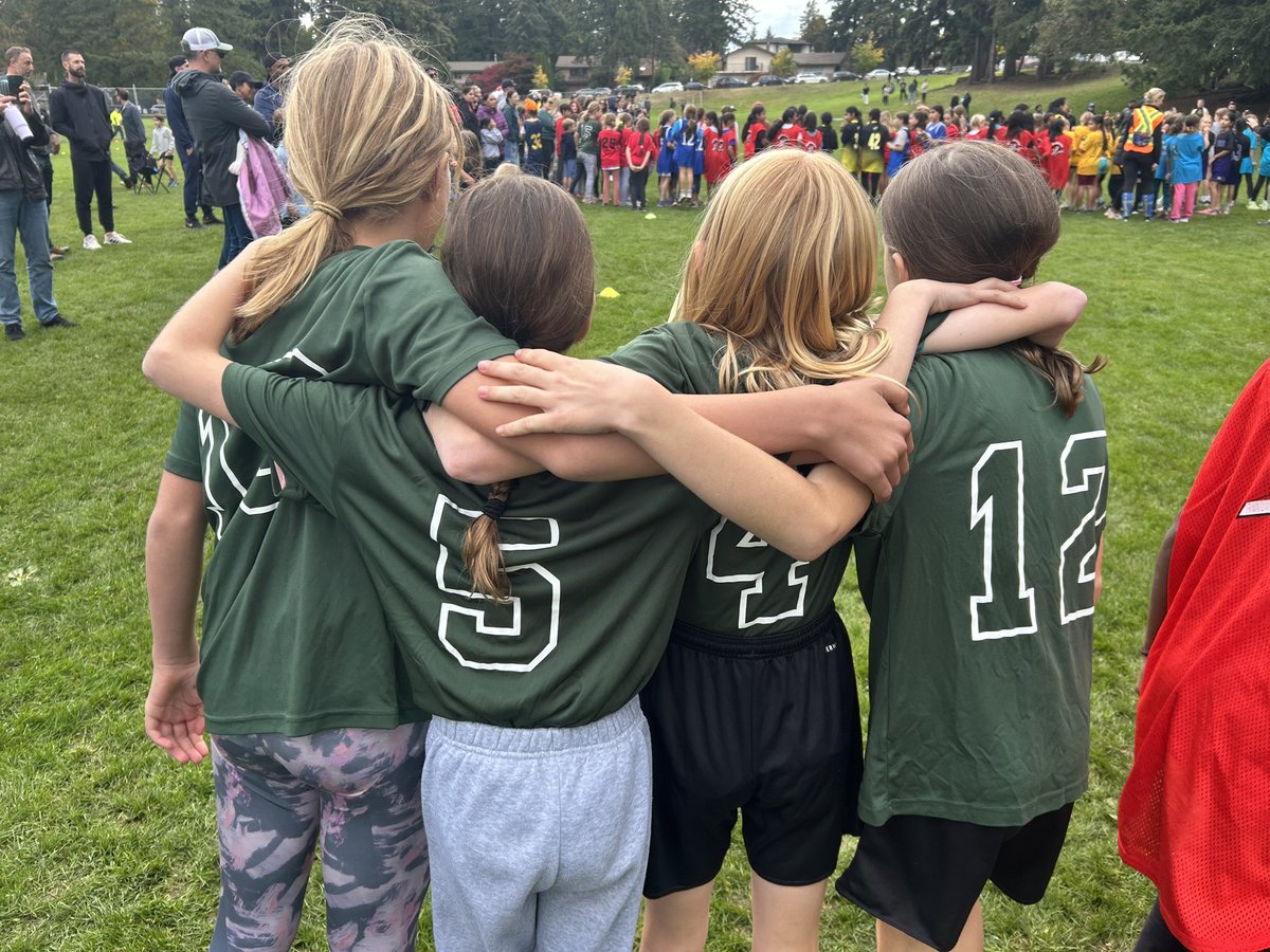 A successful Cross Country Meet Eagles!  You represented LE so well with your perseverance and sportsmanship. Thank you to our coaches, Mrs.Campbell, Mme Cameron and Mr. Gregg. These teams are not possible without our amazing teacher volunteers. <a href="/deltasd37/">DeltaSchoolDistrict</a>