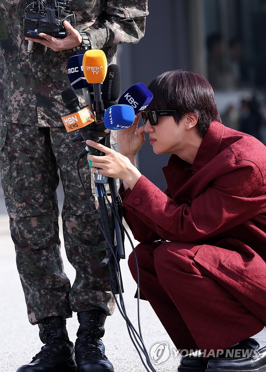 Thumbnail of www-x-com-seokjinfile-status-1846724438877954462-51df04bf7011478c