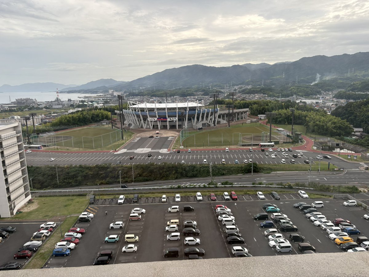 Papa0385's tweet photo. 一部屋移動 https://t.co/sUv6Dpg4NA