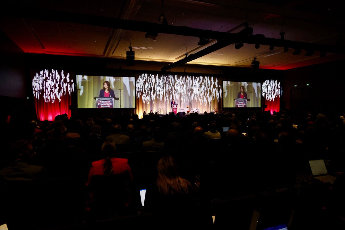 Danielle Smith tweet media