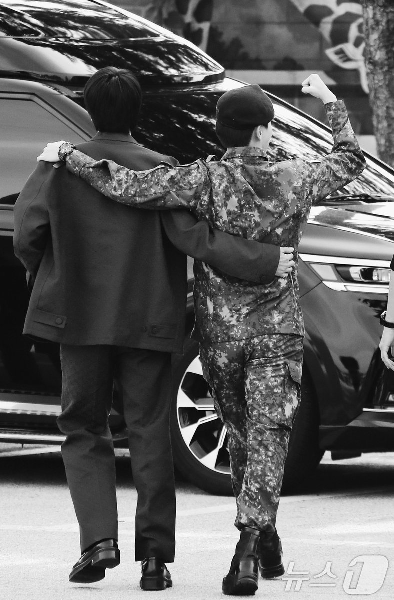 YOUTH_LUV_BTS's tweet image. 💜