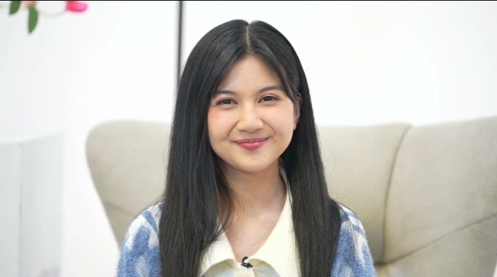Put_J48's tweet photo. Senyuman mu bikin ter-candu canduu :)

#Anindya https://t.co/ZgDCNhWfEN