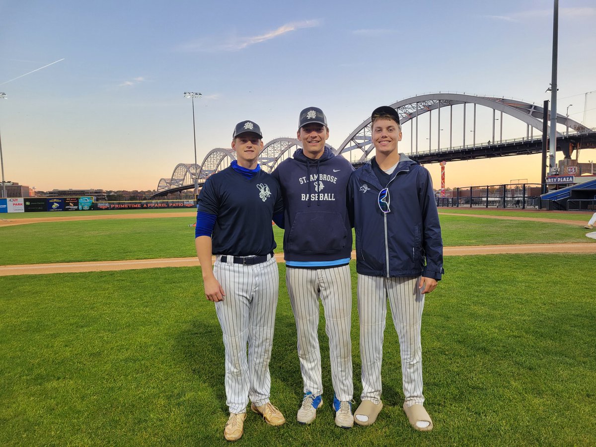 Fighting Bees Fall World Series 
Game 5
☆Pitchers of the Game☆
*Ian McGhiey- 0 Runs, 0 Hits, K
*Jake Jacek- 0 Runs, 0 Hits, K
*Garrett Vincent- 0 Runs, 0 Hits, K
#RollBees