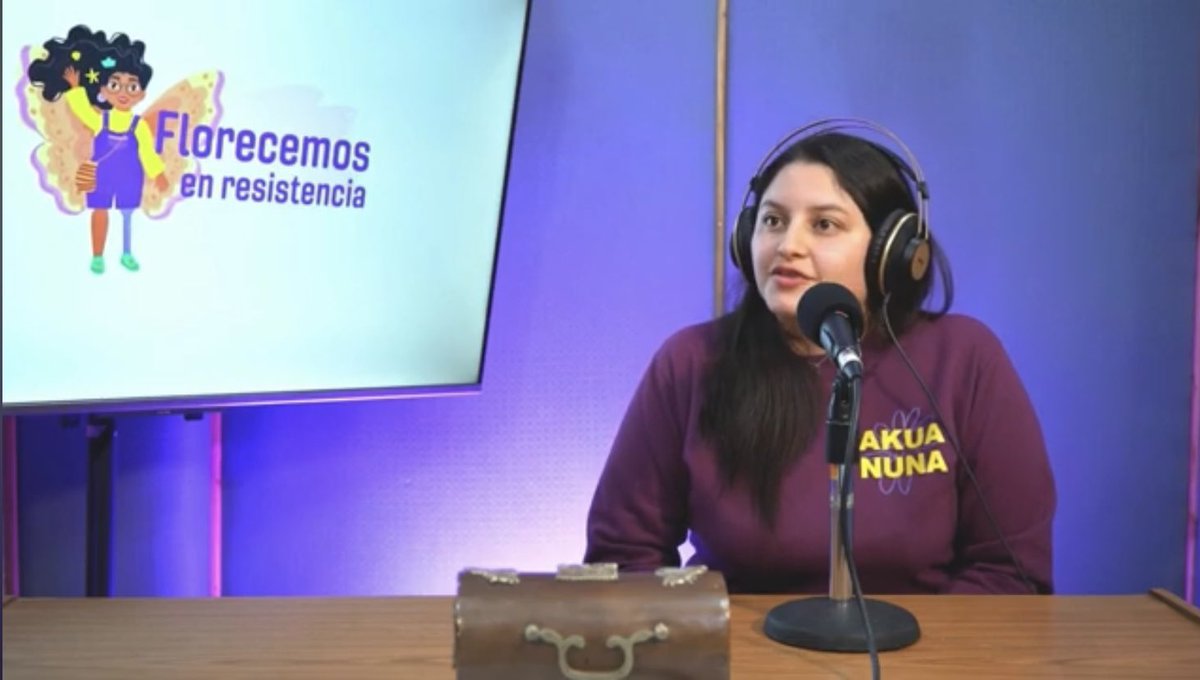 Akuanuna's tweet photo. Gratitud #LisolethSotomayor y Daniela Mena de #Akuanuna por acompañarnos a reflexionar sobre la importancia de crear cuentos infantiles que nos permitan acompañar a la niñez en la detección y abordaje de las violencias y la discriminación.  

Campaña #FlorecemosEnResistencia🌷✊🏼 https://t.co/1UkvnfTfFt