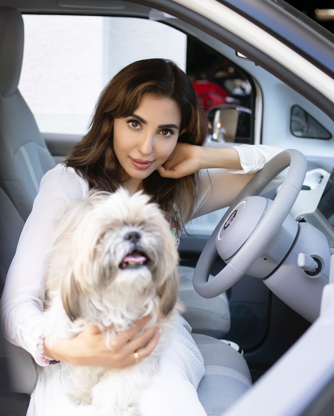 GaDkhTXb0DwXM_A?format=jpg&name=large