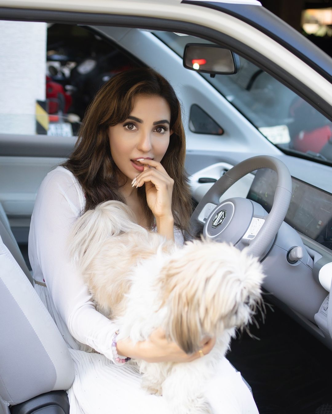 GaDkhwlbwAASifi?format=jpg&name=large