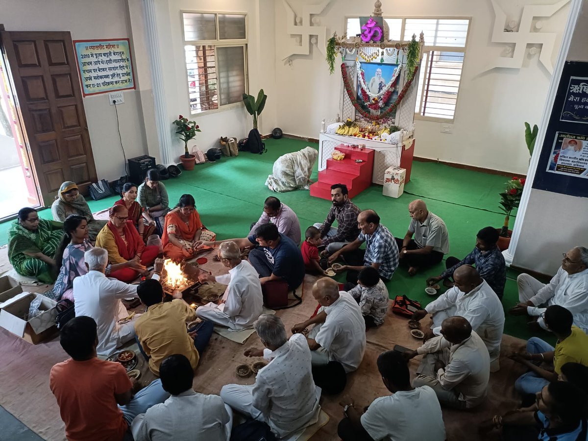 AshramBlr's tweet photo. Sant Shri Asharamji Bapu has guided many by encouraging them towards आत्मसाक्षात्कार, Ultimate goal of human life. Millions have undergone transformative experiences by attending enlightening Satsangs.
His followers are celebrating #60thSelfRealizationDay. https://t.co/meWU4cmMna https://t.co/EloKjugdA5