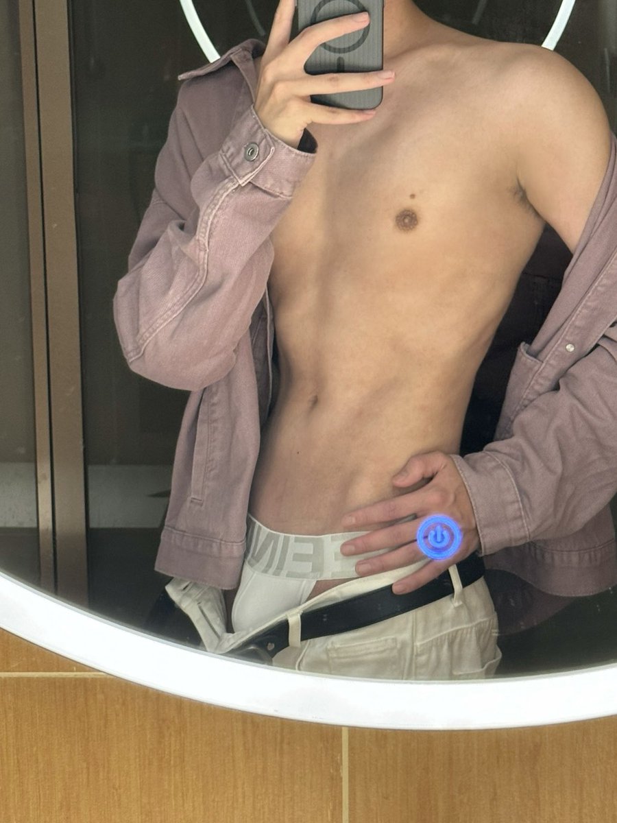 DoubleSugar10's tweet photo. 早上好宝宝 https://t.co/05V5IXeusI