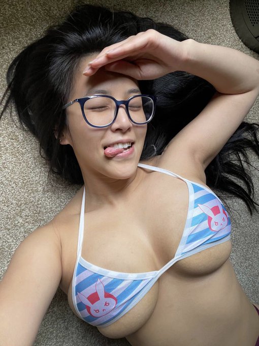 say hi for a nudy version ? https://t.co/Znp2SyU3nm