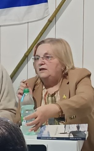 La senadora, y varias veces vice Presidente del Uruguay, Dra. Esc. <a href="/gbianchi404/">Graciela Bianchi</a> una charla en el día de hoy con su ejemplar de #Mareasdejusticia. Un orgullo y alegría inmensa.
#novelatestimonio
#envidrio
#gatillofacil