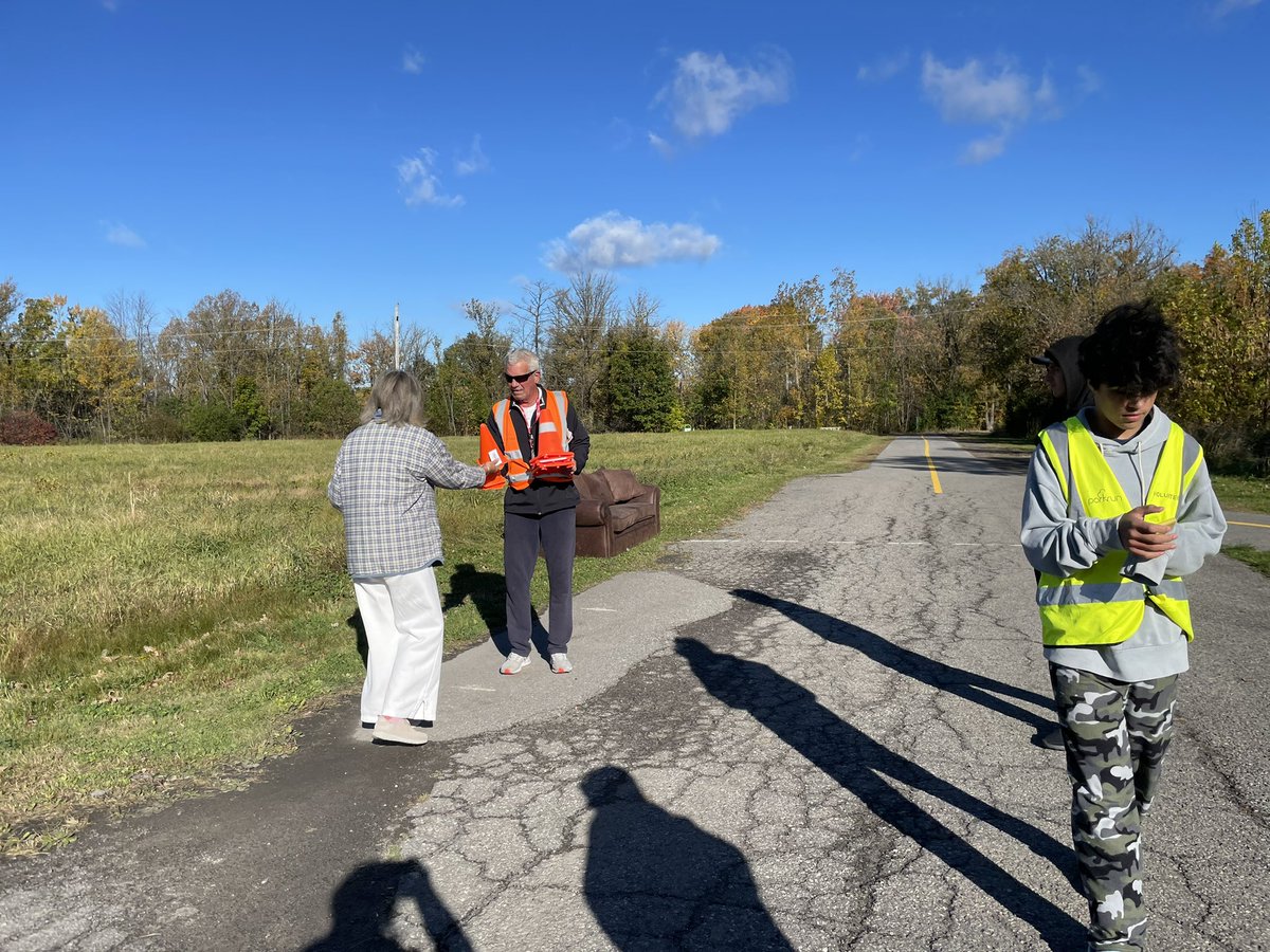 orleansparkrun's tweet photo. 209th event / 209e évènement - OCTOBER 12

We had 66 participants, including several first-timers, visitors from the UK and Australia, who ran, jog or walk.

Thanks again to our volunteers, who made this event possible. 🏃🏻‍♂️🏃🏼‍♀️🚶‍♀️🦮
Check this week’s results:

https://t.co/PuaF7RzAug https://t.co/ZddbI0aIaJ