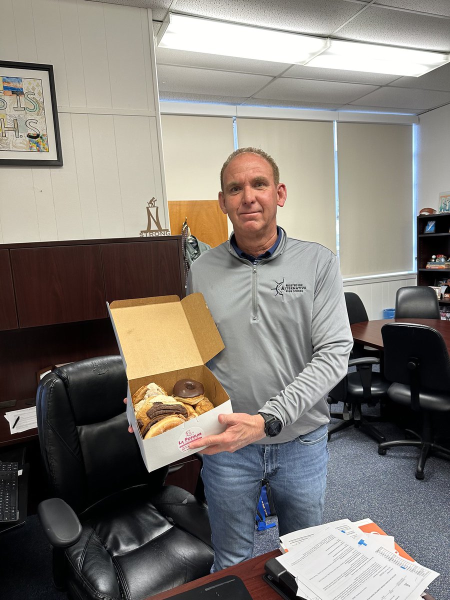 NISD_NAHS's tweet photo. Happy Bosses Day to our fearless leader Dr. Darrell Rice! Enjoy your day! @NISD_NAHS #NAHS #NISD #NISDNEF #NISDCommunications #NISDCounseling #NISDChildNutrition #NISDTransportation #NISD_Athletics #NISDFamily https://t.co/2eSwKBm6rw