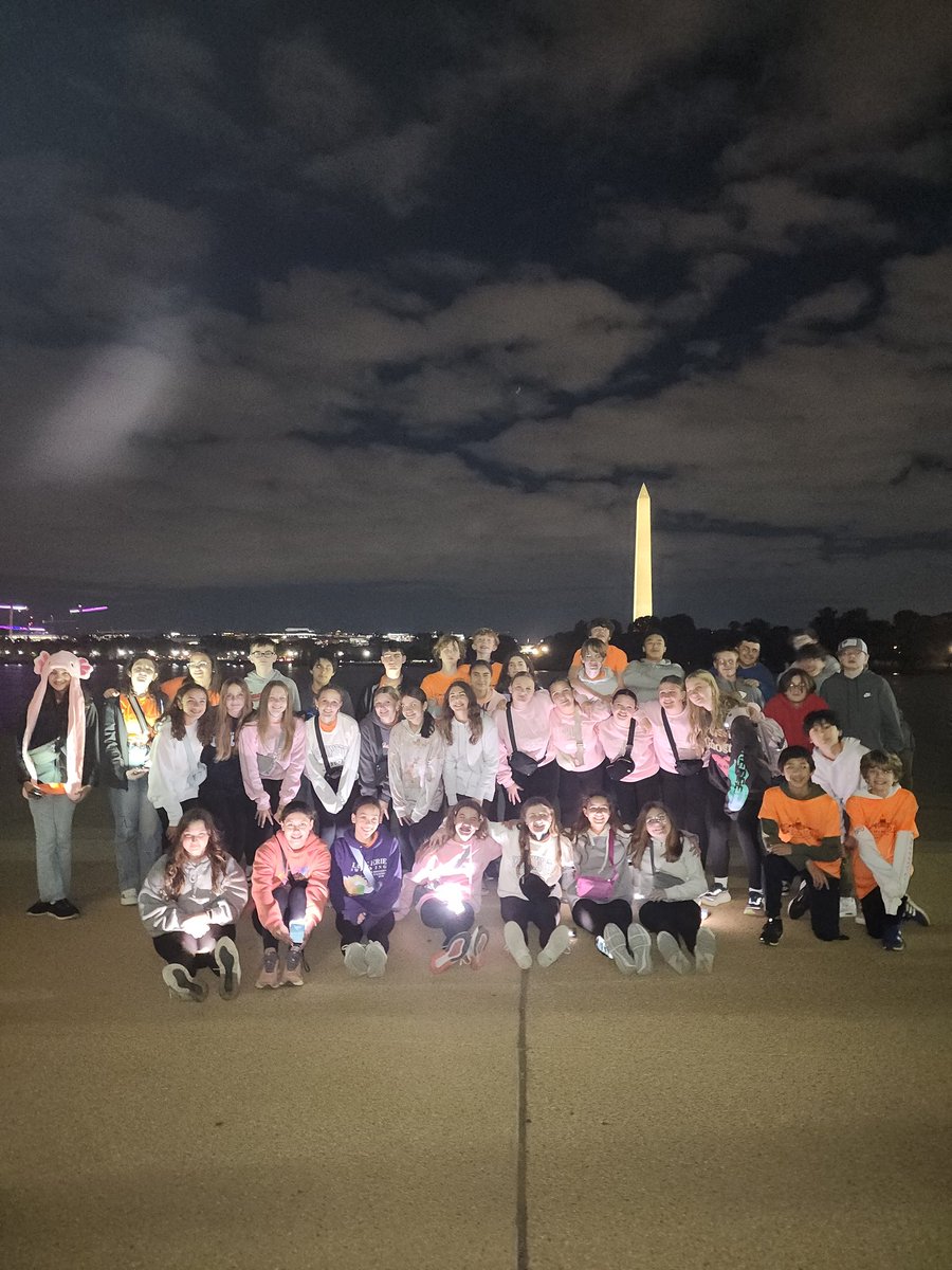 coachmal1's tweet photo. Amazing night with bus 7 in DC!! https://t.co/dg8iaAwonQ
