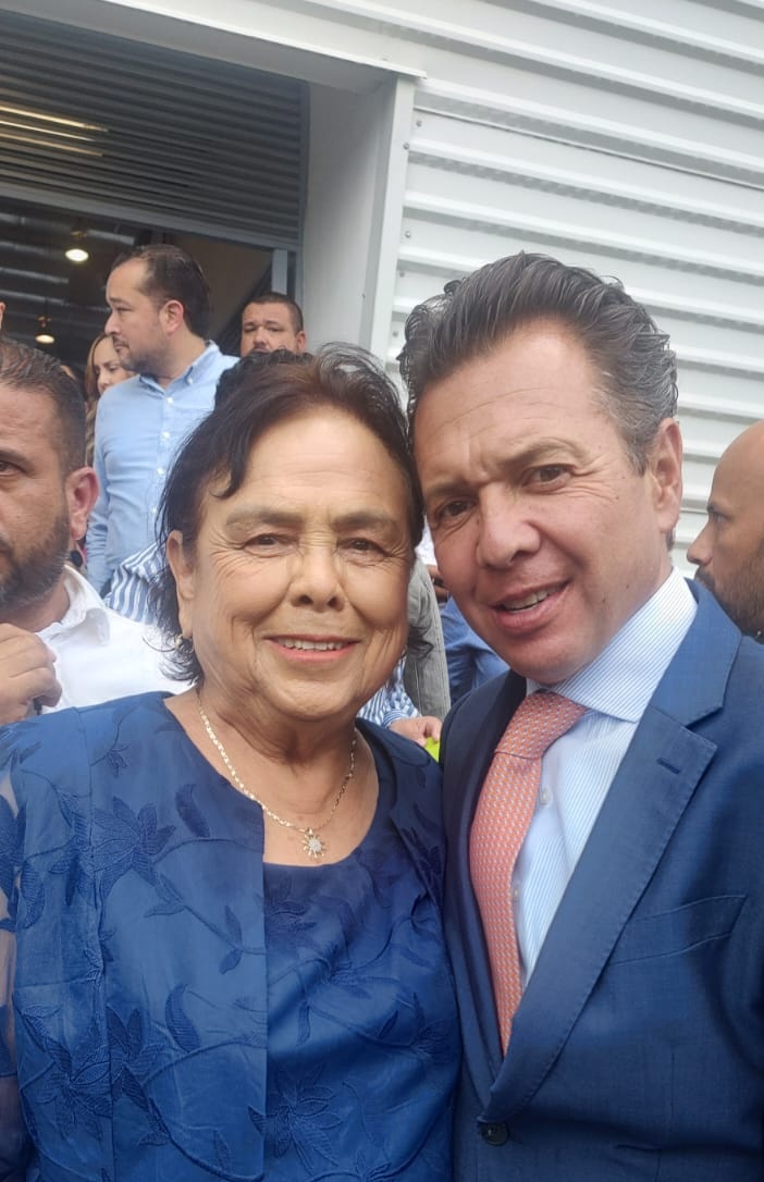 Muchas felicidades gobernador electo <a href="/PabloLemusN/">Pablo Lemus Navarro</a>, ganó Jalisco!

#DoñaMary