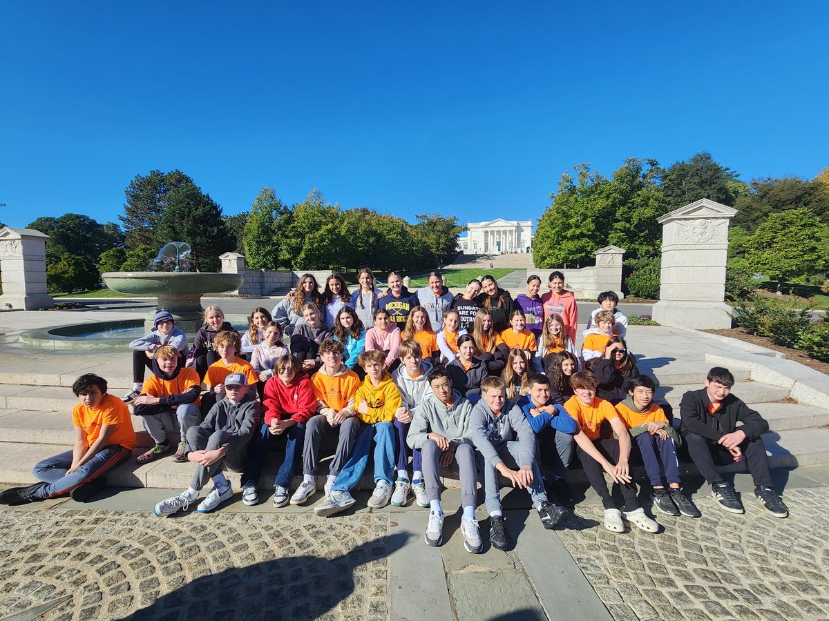coachmal1's tweet photo. Such a fun day exploring DC with bus 7!! https://t.co/OmQUmHPyau