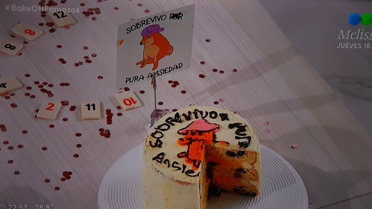 foryouxds's tweet photo. La torta de Vero JAJA buenísimo #BakeOffFamosos https://t.co/IxUBLKPeRw