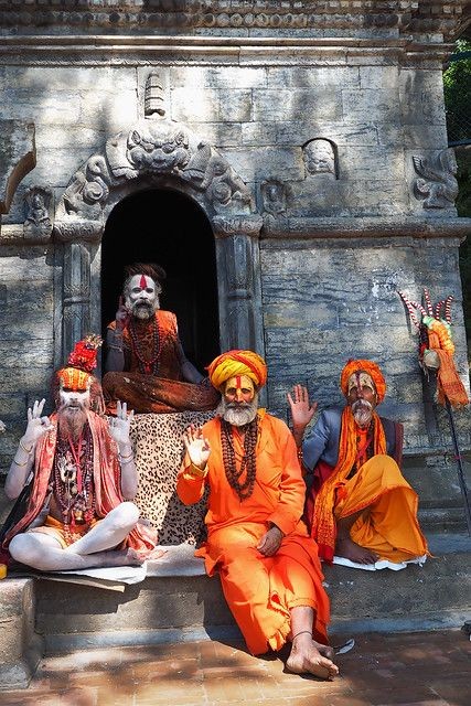 साधुओं...!!

पशुपतिनाथ हिन्दू मंदिर, काठमांडू, नेपाल के साधु भ्रमणशील तपस्वी योगी हैं, जिन्होंने अपनी सभी भौतिक आसक्तियों को त्याग दिया है और मंदिर, गुफाओं या जंगलों में आश्रय पाते हैं।

वे अपनी पवित्रता के लिए व्यापक रूप से आदर और पूजनीय हैं....

("भारतीय संस्कृति")