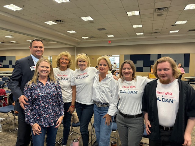 ElectDanSimons's tweet image. Today, Harris County voters were supposed to have the chance to see their candidates for DA side by side but my opponent's seat was empty. I showed up for Harris County today and I will show up for Harris County every day as your next District Attorney!

Thank you to our hosts…