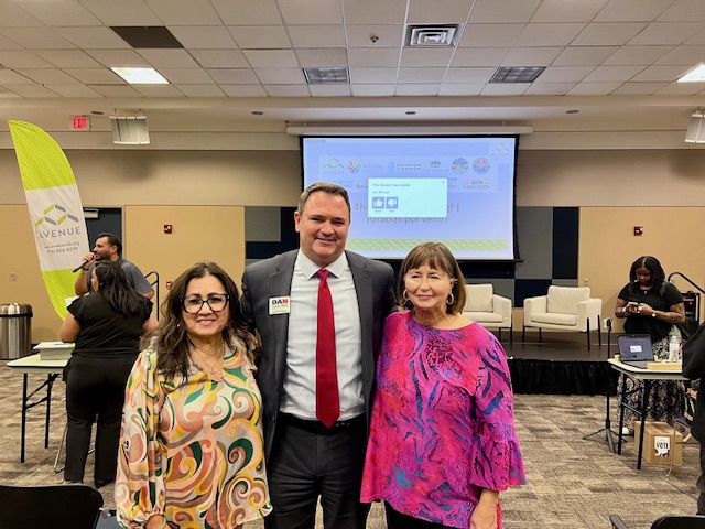 ElectDanSimons's tweet image. Today, Harris County voters were supposed to have the chance to see their candidates for DA side by side but my opponent's seat was empty. I showed up for Harris County today and I will show up for Harris County every day as your next District Attorney!

Thank you to our hosts…