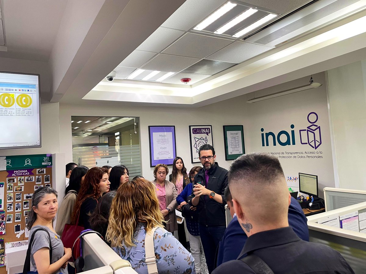vinculasociedad's tweet photo. 📢 Recibimos en el @INAImexico a estudiantes de la @facultadbna y del @CIDE_MX, quienes, a través de #VisitaElINAI, conocieron la utilidad y el aprovechamiento de los derechos de acceso a la información y protección de datos personales🎓 https://t.co/FEpKbe72WC