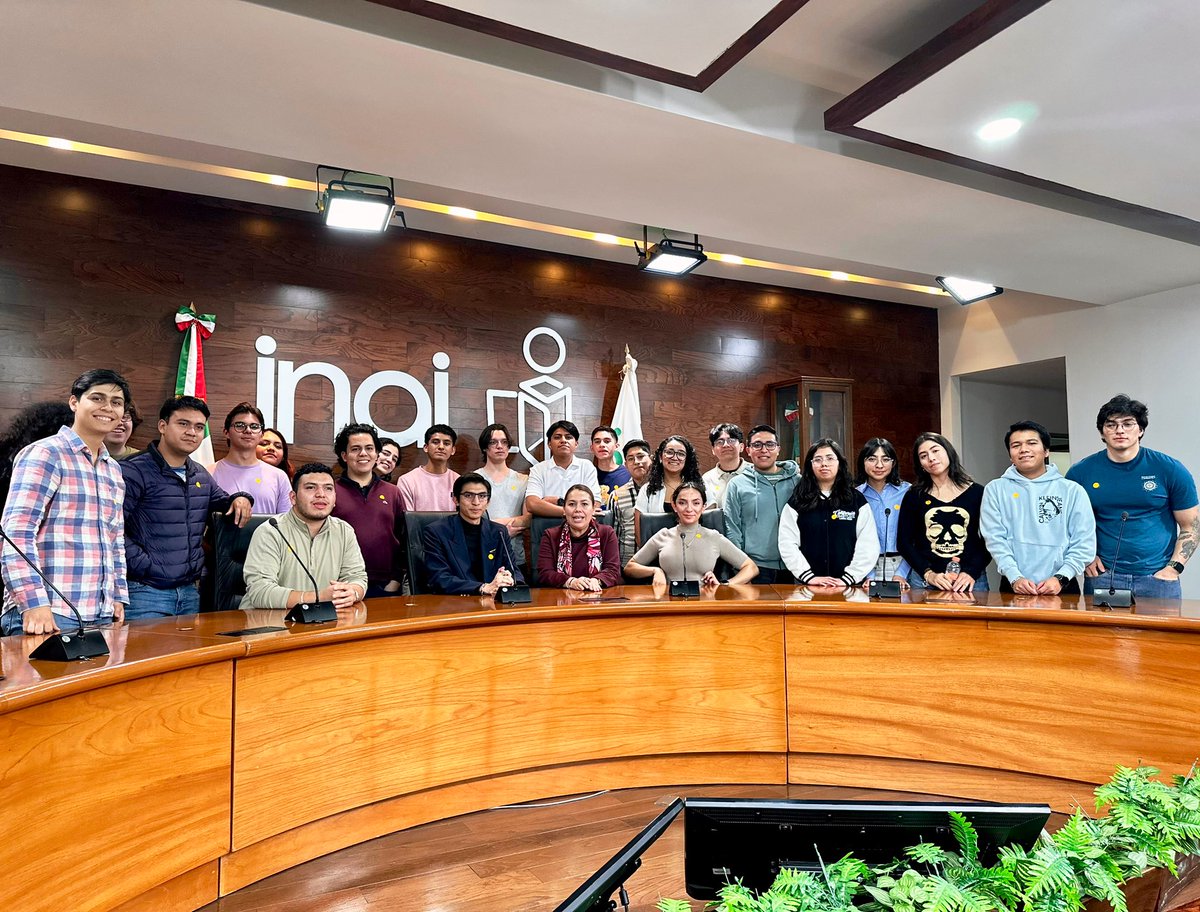 vinculasociedad's tweet photo. 📢 Recibimos en el @INAImexico a estudiantes de la @facultadbna y del @CIDE_MX, quienes, a través de #VisitaElINAI, conocieron la utilidad y el aprovechamiento de los derechos de acceso a la información y protección de datos personales🎓 https://t.co/FEpKbe72WC