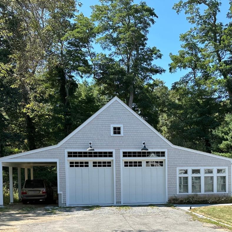 PhilbrookCC's tweet image. With a petite addition, a basic barn is transformed into the perfect guest house.

#BuiltByPhilbrook in collaboration with A3 Architects, inc, Andersen Windows + Doors, Shepley Wood Products #CapeCodHome #CapeCodBuilder #OrleansMA 📷 Grattan Imaging (#2,3)