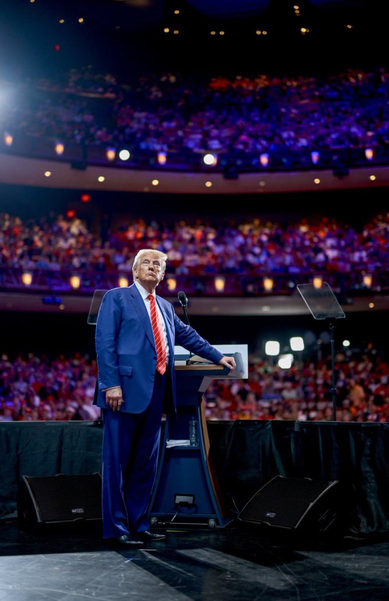 patriot_savvy's tweet photo. You don't have to love Trump.

You don't have to even like Trump.

Actually, you can flat out despise everything about Trump.

But , if you want to wake up in a free country on January 20, 2025... you better vote for Trump like your entire life depends on it. https://t.co/KBFdMsyeMG