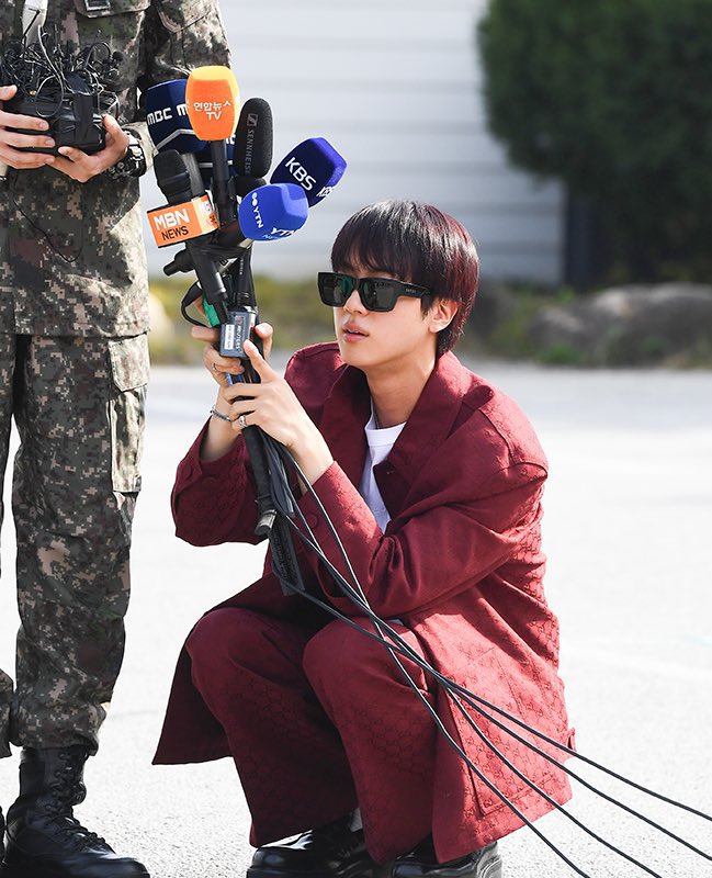 bts_forevr7's tweet photo. Jhopeeeeee!!

#jhopexjin 
#Welcomeback_jhope 
#oursunshineisback
#2SEOK 
#wemissedyoujhope
#Hoba https://t.co/70X6qdORKN
