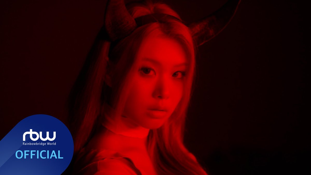 [#퍼플키스]

7th Mini Album [HEADWAY]

🏍 MV TEASER 🏍
▫ youtu.be/tYxvzT-v2cM ▫

2024.10.22 6PM RELEASE✔

#PURPLE_KISS #HEADWAY
#ON_MY_BIKE