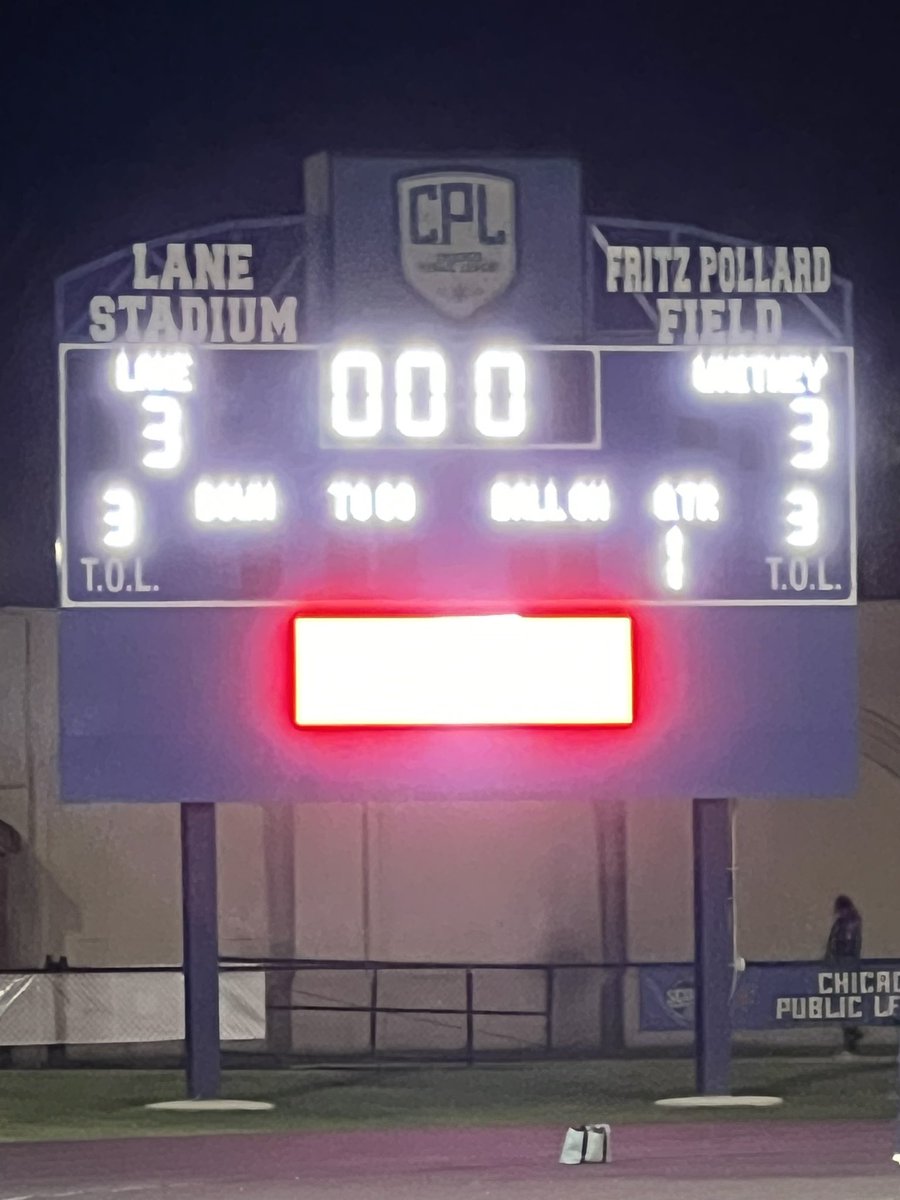 wciu's tweet image. Down to the nitty gritty! #WhitneyYoung vs. #LaneTech are headed into overtime! ⚽️🔥