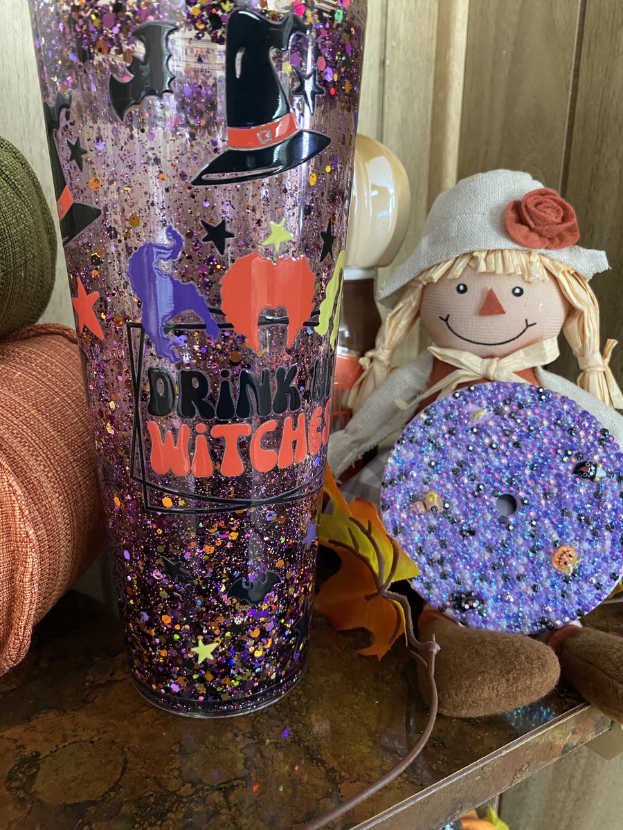 WSnowcups's tweet photo. Hello I hand make these tumblers by hand , reasonable prices and two sizes to pick from 16 ounce and 24 ounce https://t.co/jv0YA340Ca