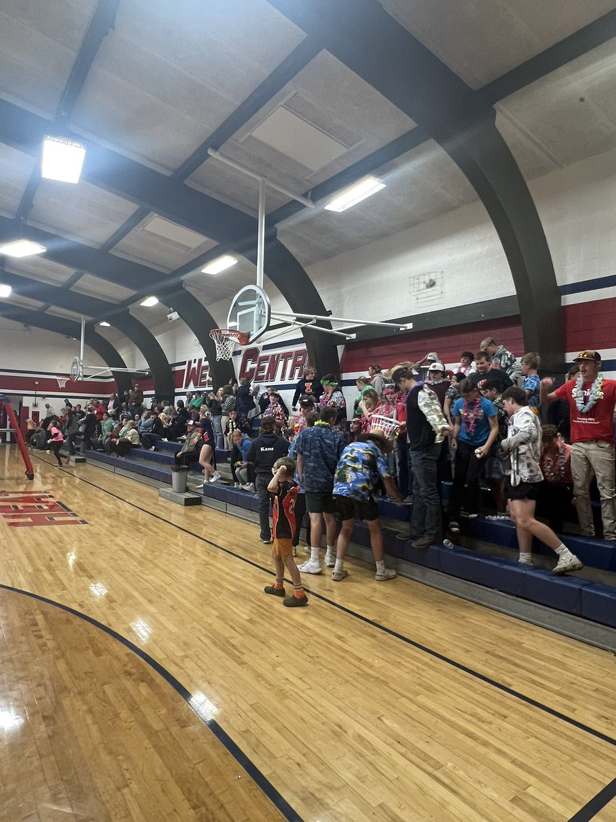 WCDistrict235's tweet photo. Heat cage Galva Wildcats on Senior night at both levels!
Varsity: 25-8, 25-19
Reagan Long- 6 digs
Ellie Skiles- 1 dig
Becca Hinshaw- 18 assists
@harleehainds - 10 kills (& 2 assists)
Lauren Winters- 5 aces
Thank you for all your support Heat nation!!!
#WCHeatPride https://t.co/pjOz2r5Tgc
