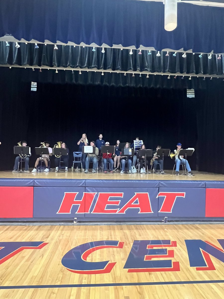WCDistrict235's tweet photo. Heat cage Galva Wildcats on Senior night at both levels!
Varsity: 25-8, 25-19
Reagan Long- 6 digs
Ellie Skiles- 1 dig
Becca Hinshaw- 18 assists
@harleehainds - 10 kills (& 2 assists)
Lauren Winters- 5 aces
Thank you for all your support Heat nation!!!
#WCHeatPride https://t.co/pjOz2r5Tgc