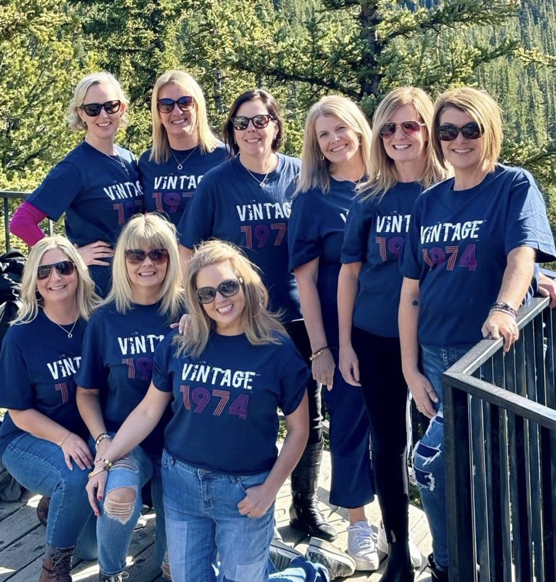 mraq4's tweet photo. The girls of ‘74 celebrated our 50th year in Calgary/Banff. Ennis, Fitzgerald, Hanlon, Hennessey, Hayley, Duke, McLennon, Walsh, Morris #RIPNataliePower #St.Michael’sSentinels #Gratefulforthiscrew
#mentalhealthmatters https://t.co/GYV7IuJbBO