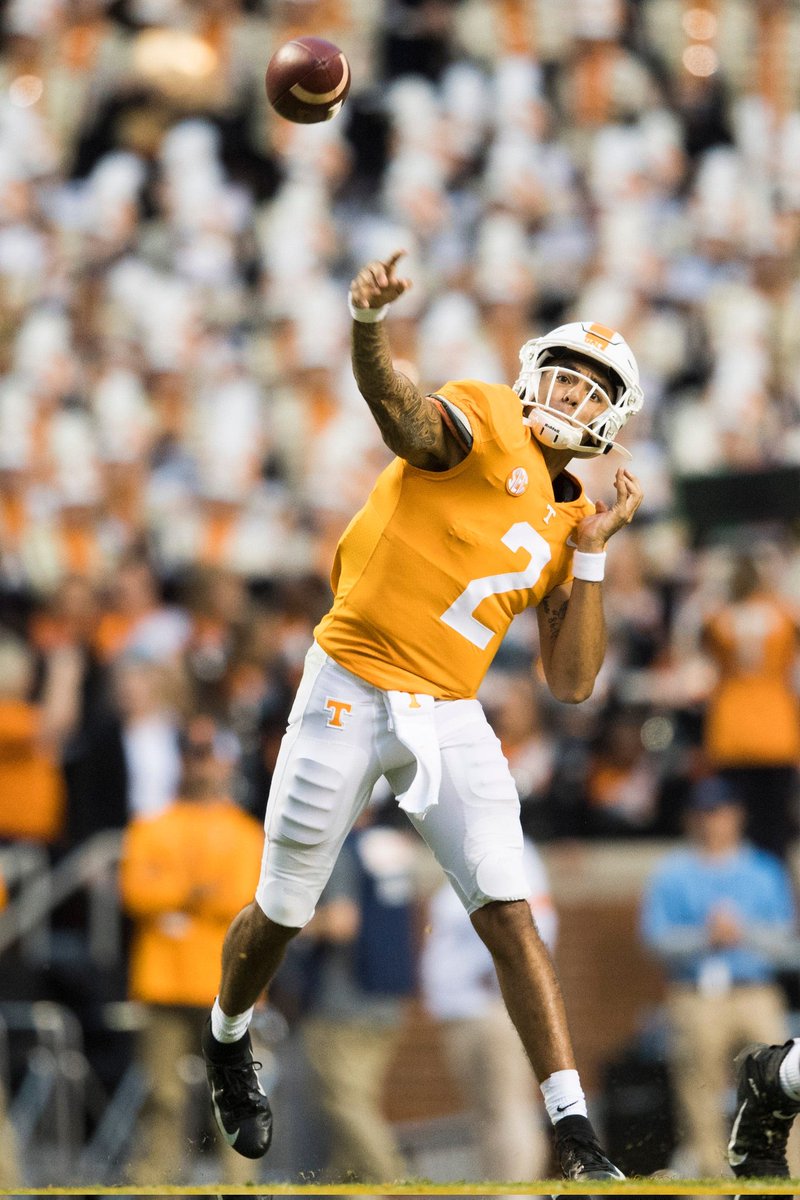 dr_phil_truckn's tweet image. Just like this seasons greatest  #quarterbacks, this thread is always open to throw some of your favorite #football moments in and have some fun.....