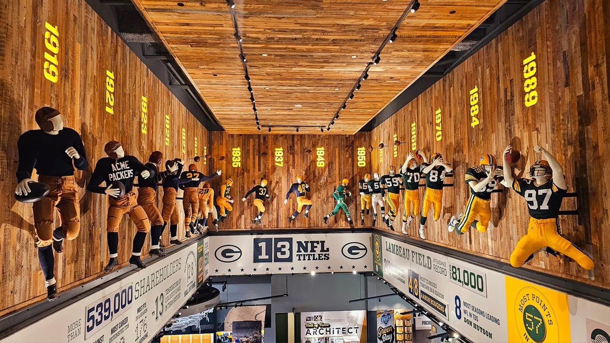 TuckahoeTurf's tweet photo. 🏟️ Day trip to Lambeau Field!
Did you know Lambeau is the only publicly owned team in the league? And we’re proud to say they’ve been a long-time customer of Tuckahoe Turf Farms! 🙌
#LambeauField #NFL #GreenBayPackers #tuckahoeturffarms #njfarms #turf #turffarm #jerseygrown https://t.co/dc6Be08zTh