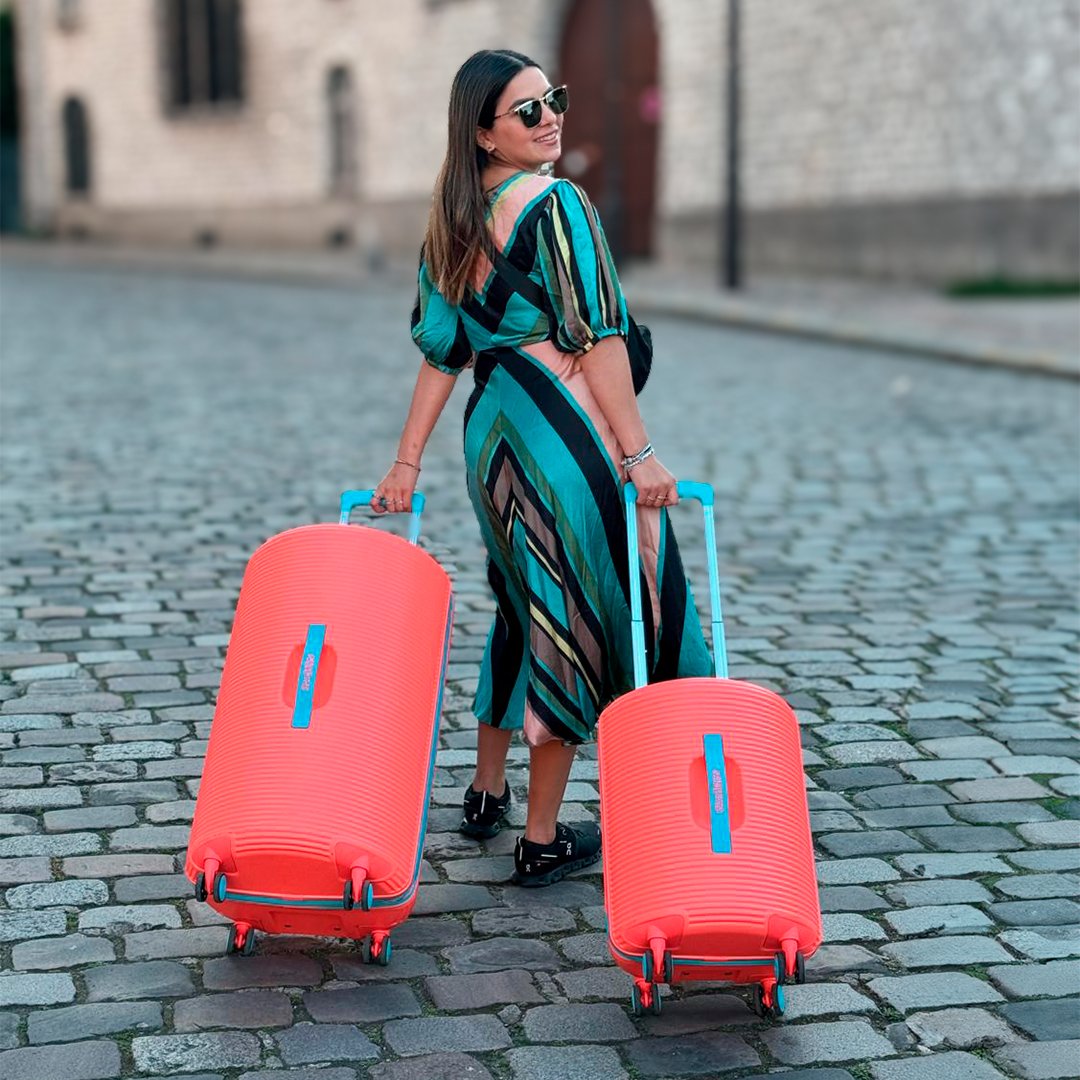 Viviendo una nueva aventura con mis nuevas maletas de @americantouristerlatam 💫

@sofiadetravesia

#WhenLifeCallsBeReady #MeAndMyAT
#Travel #TravelCreator #TravelTips #Traveler #TravelBlogger #Travelgram