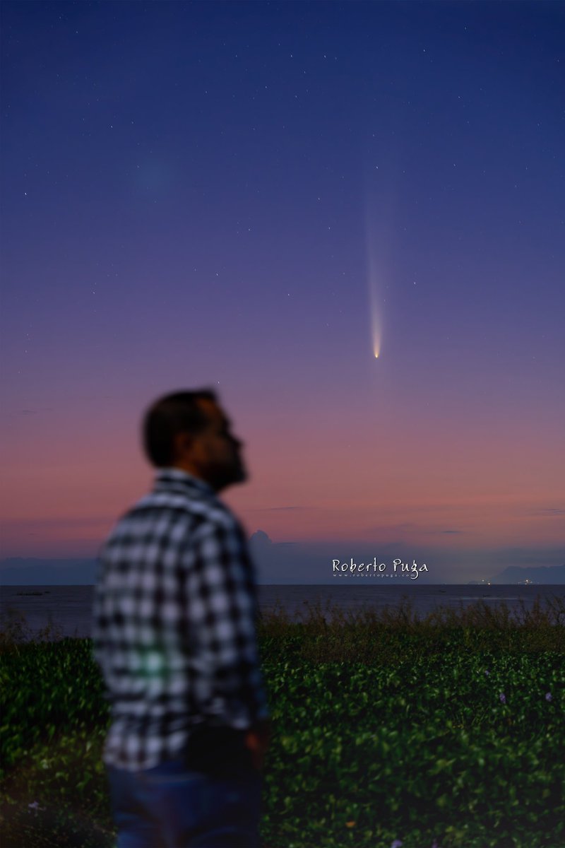 robertopuga's tweet photo. Un cometa aparece solo de vez en cuando, pero cuando lo hace, marca la historia. Nos recuerda que nuestro paso por la vida, aunque fugaz, puede dejar una huella imborrable. 
#Tsuchinshan #astrophotography #AstroFotografia #OcotlánJalisco #Ocotlán #SonyAlpha #SonyA7IV https://t.co/epiJrtGbKW
