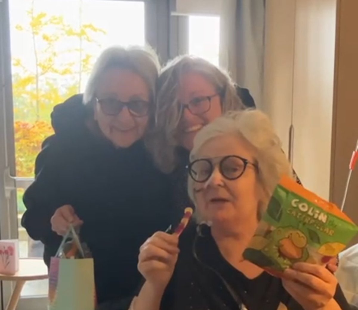 Janey Godley tweet media