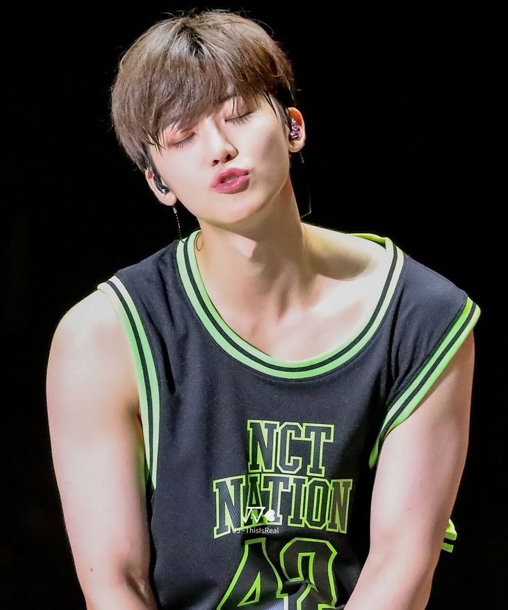 absinthesin's tweet image. ⠀ ⠀

               “ผู้ชายมองจนเหลียวหลังเลยนะ” 

               “เอ๊าะ ก็แน่สิ เพราะควินนี่สวย ตัวเร้ก น่ารัก”

               “แต่ชะนีก็มองกล้ามหล่อนจนเหลียวหลังเหมือนกันนะ”

              #TrinityVerse
            
⠀