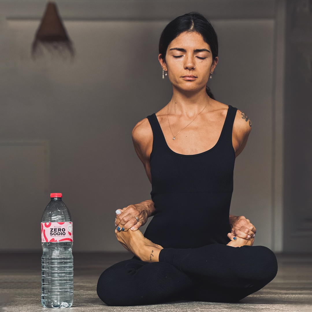 AguasFontarel's tweet photo. Y tú, ¿eres más de estirar por la mañana para #EmpezarDeZero el día o por la noche para ir a dormir relajadx? 🧘🏻♀️
#FontarelZeroSodio https://t.co/0LTYPQA205