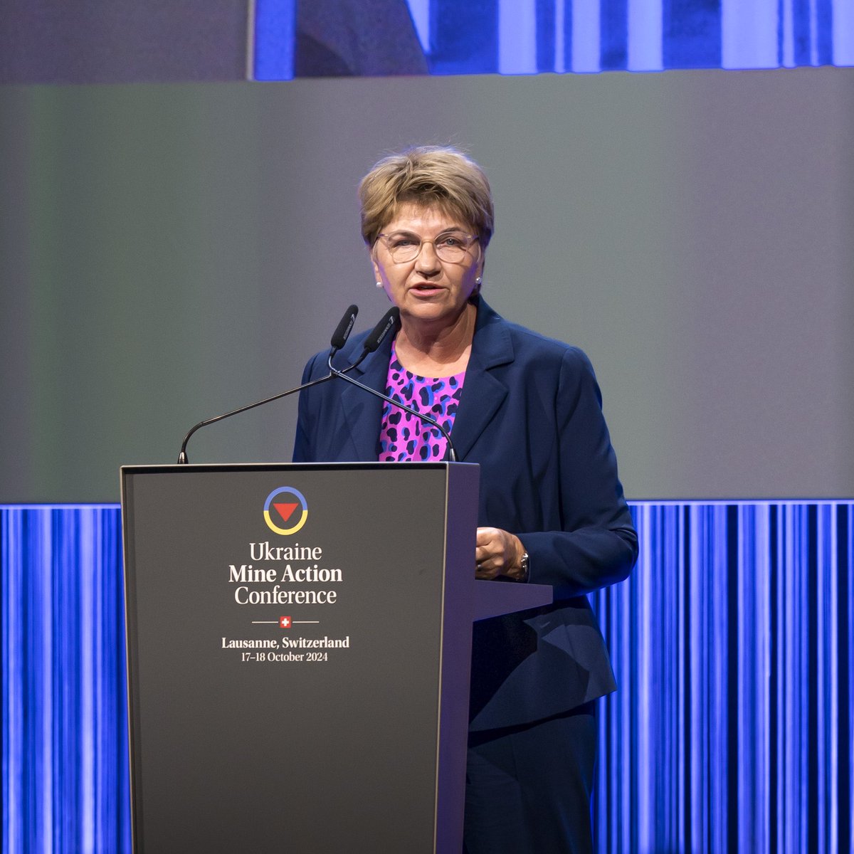 The consequences of #mines, cluster munitions and explosive remnants of war are devastating. Every neutralised explosive device is a step towards a life with prospects. Switzerland is committed to further contributing to mine clearance in #Ukraine.
#MineConferenceCH #PathToPeace